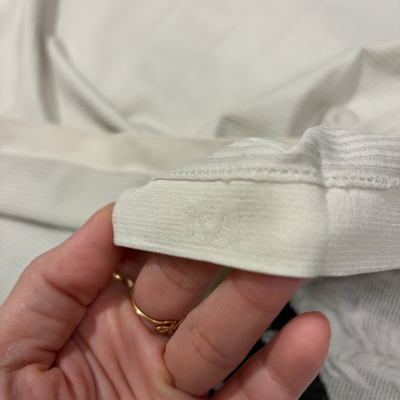 Lululemon Shirt Mens Beige Sz M Tan Metal Vent Tech Outdoor Gym Casual Gorpcore - Picture 8 of 12